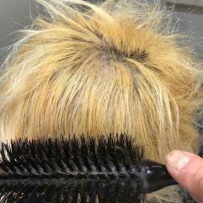 頭皮 刺激 ブラシで頭を叩いても育毛になりません Inti Report 薄毛 に悩む男性の為の美容院 Inti インティ 全席個室 東京 大阪 福岡に展開